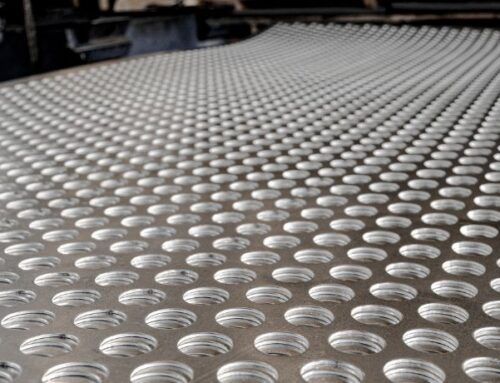 Diseño de interiores y exteriores utilizando chapas de acero perforadas